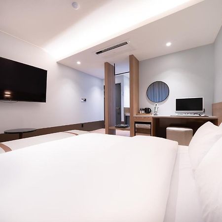 Browndot Suwon Cityhall Motel Екстериор снимка