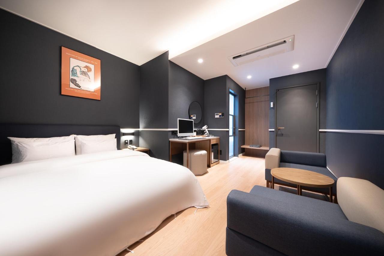 Browndot Suwon Cityhall Motel Екстериор снимка