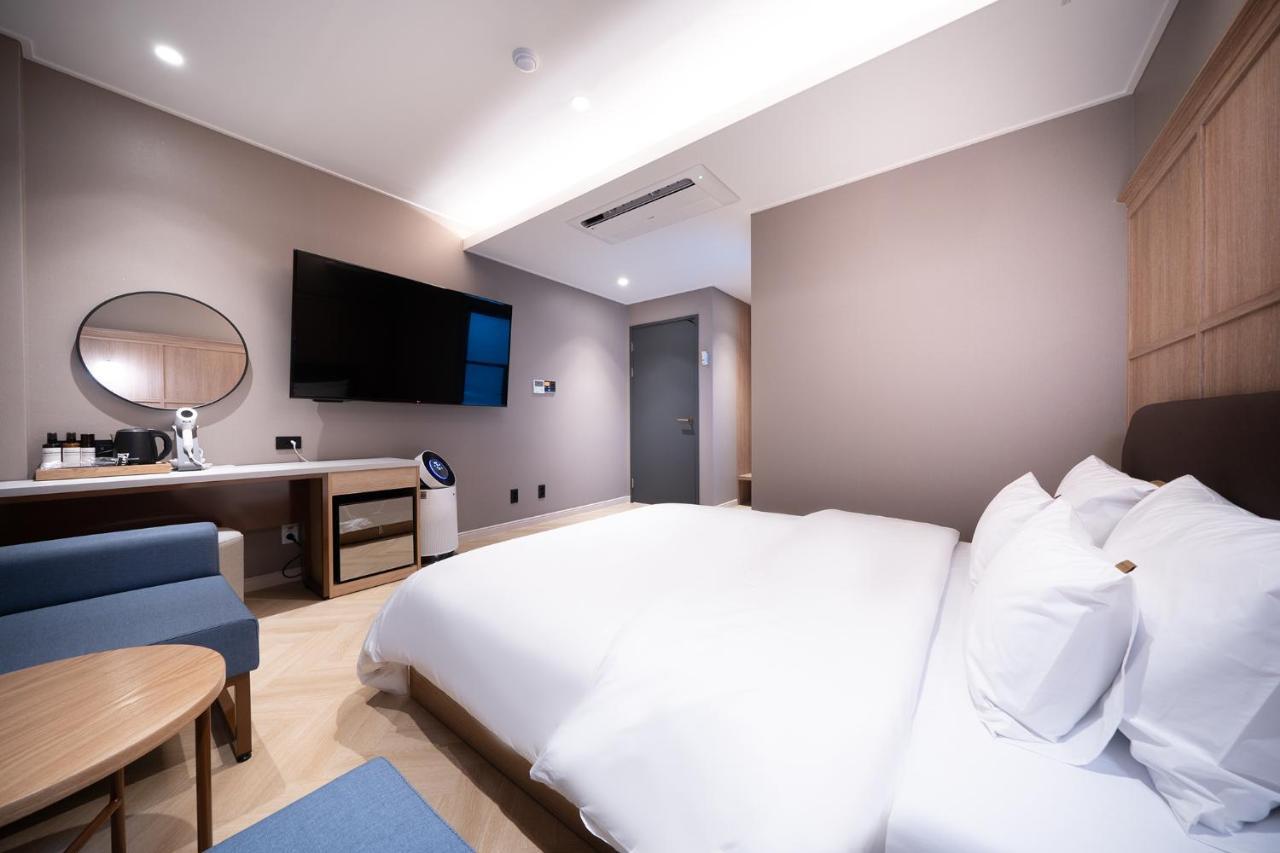 Browndot Suwon Cityhall Motel Екстериор снимка