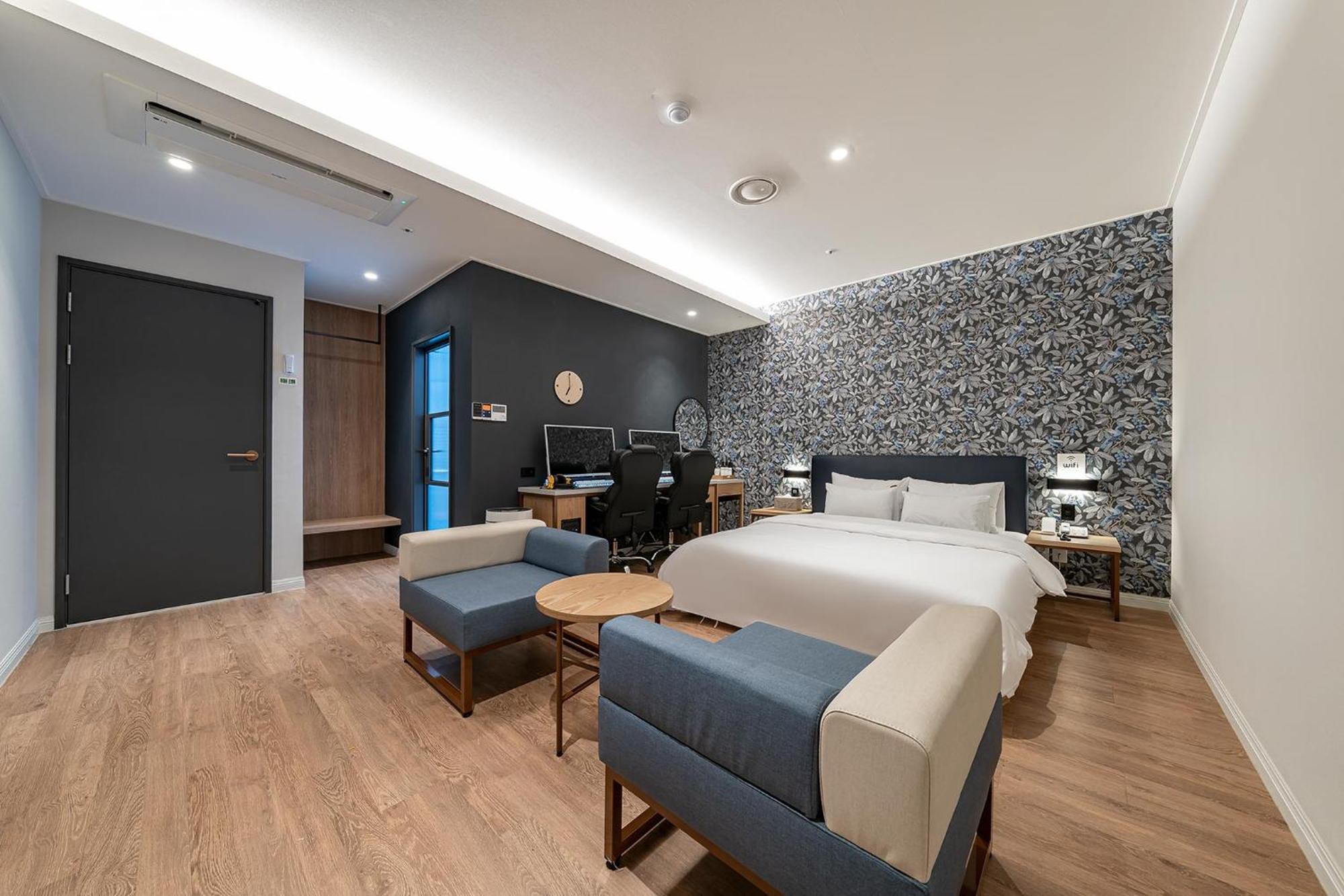 Browndot Suwon Cityhall Motel Екстериор снимка