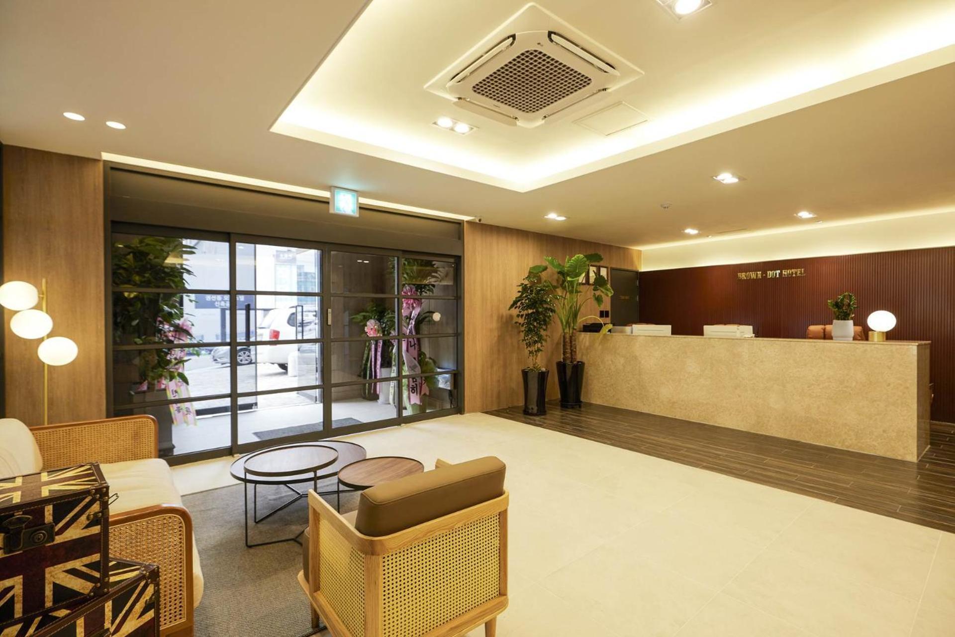 Browndot Suwon Cityhall Motel Екстериор снимка